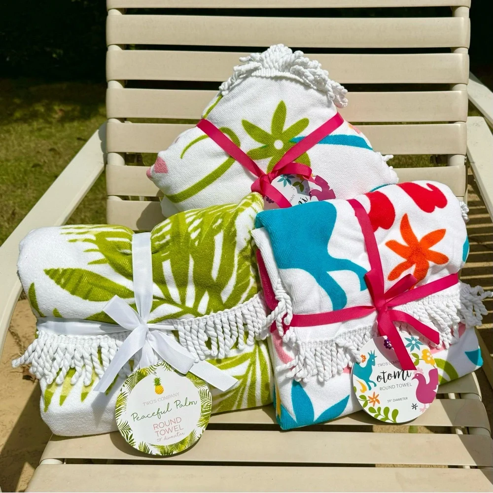 NWT Two’s Company Peaceful Palm Round Towel